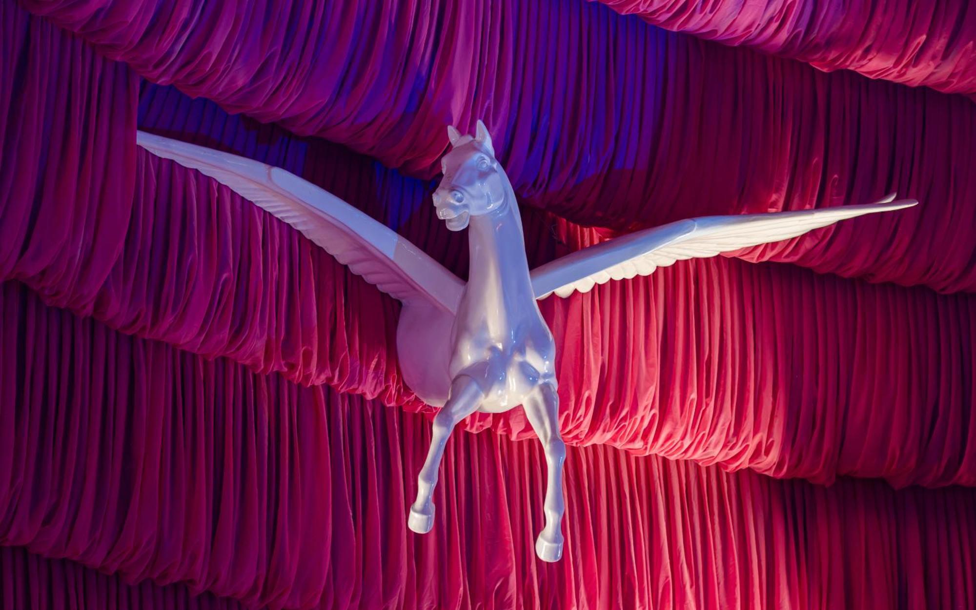 샤마키 팰리스 샤라딜 호텔 Seredil 외부 사진 The Pegasus