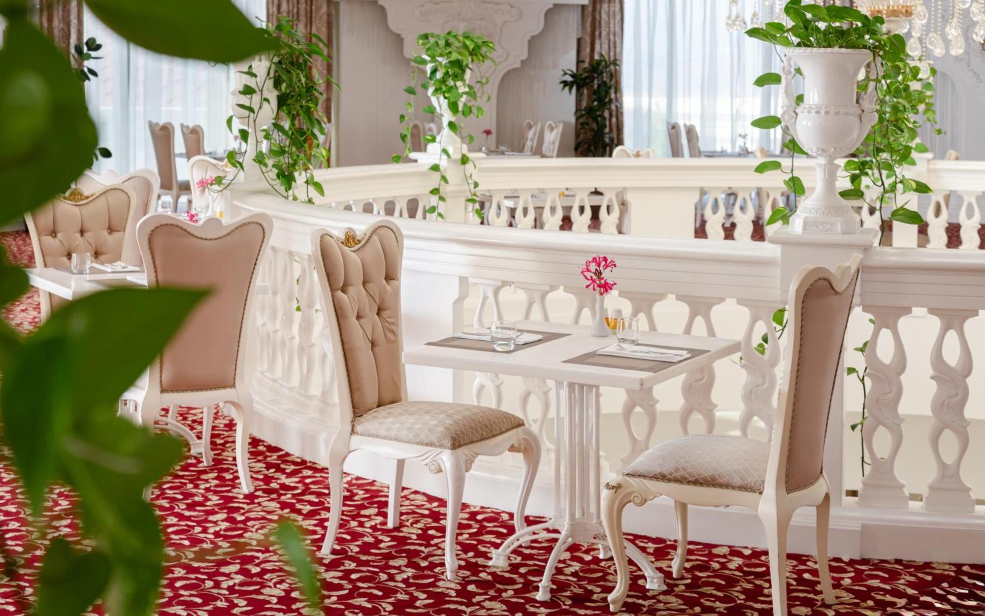 샤마키 팰리스 샤라딜 호텔 Seredil 외부 사진 Restaurant