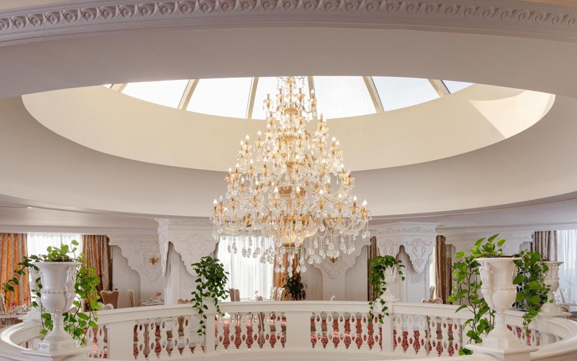 샤마키 팰리스 샤라딜 호텔 Seredil 외부 사진 The interior of the hotel