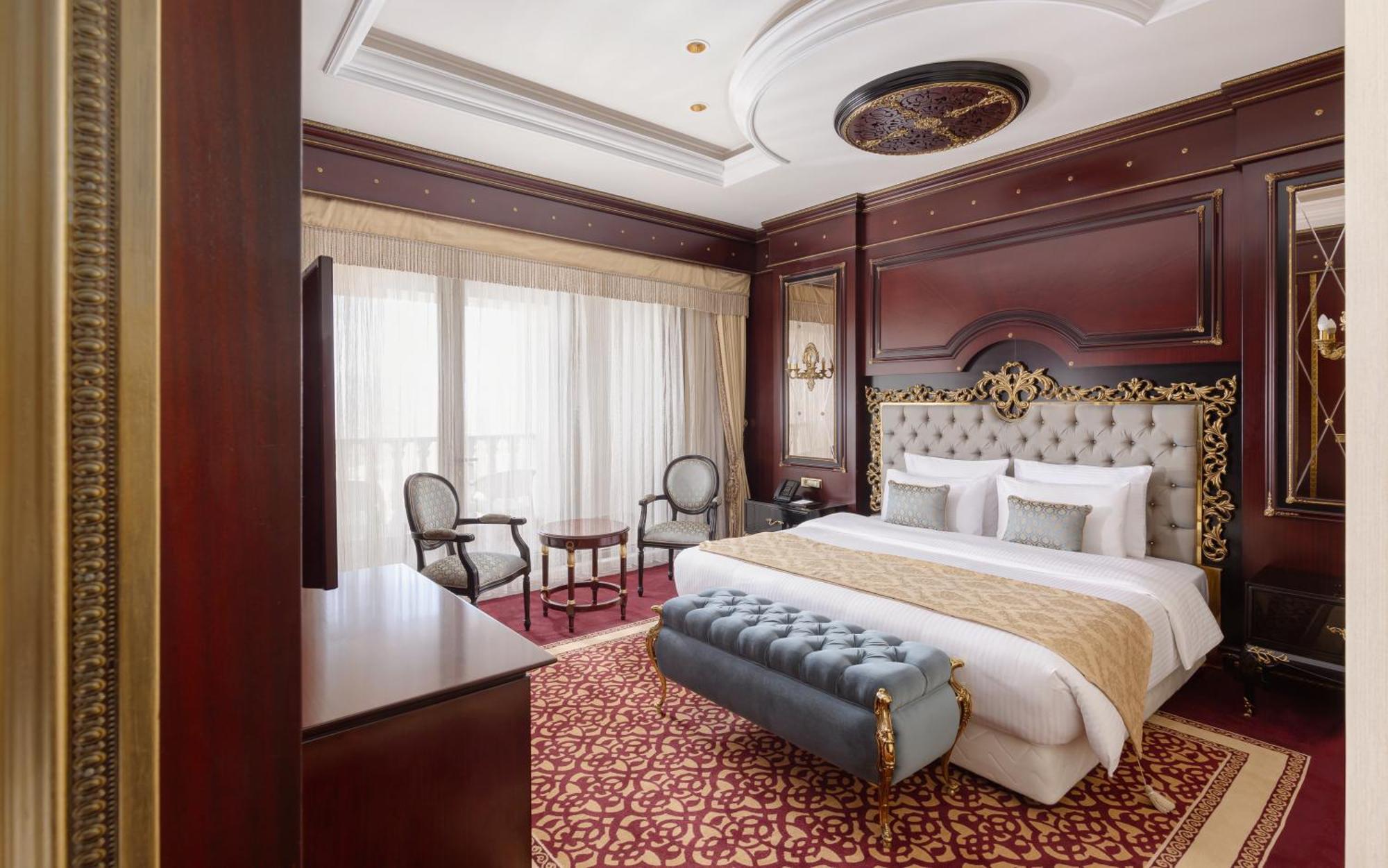 샤마키 팰리스 샤라딜 호텔 Seredil 외부 사진 A bedroom at the hotel